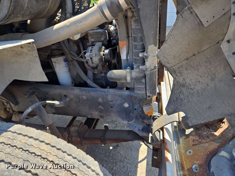 image for item EJ7526 1994 Ford L8000 refuse truck