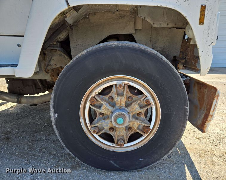 image for item EJ7526 1994 Ford L8000 refuse truck