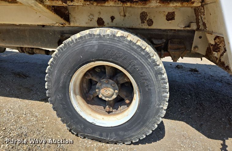 image for item EJ7526 1994 Ford L8000 refuse truck