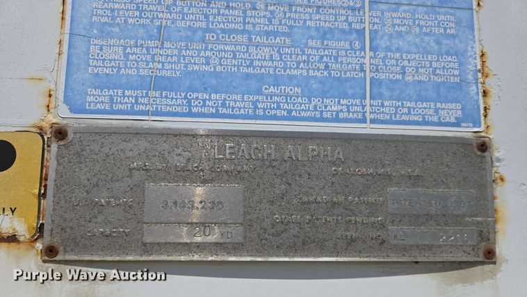 image for item EJ7526 1994 Ford L8000 refuse truck