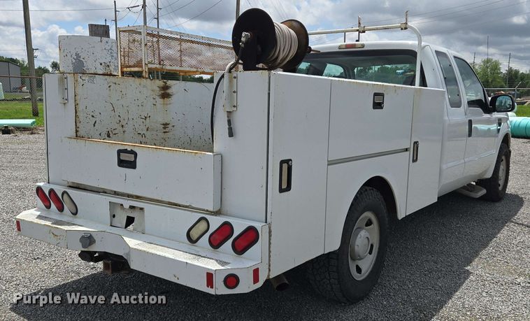 image for item EJ7555 2008 Ford F350 Super Duty XL SuperCab utility bed pickup truck