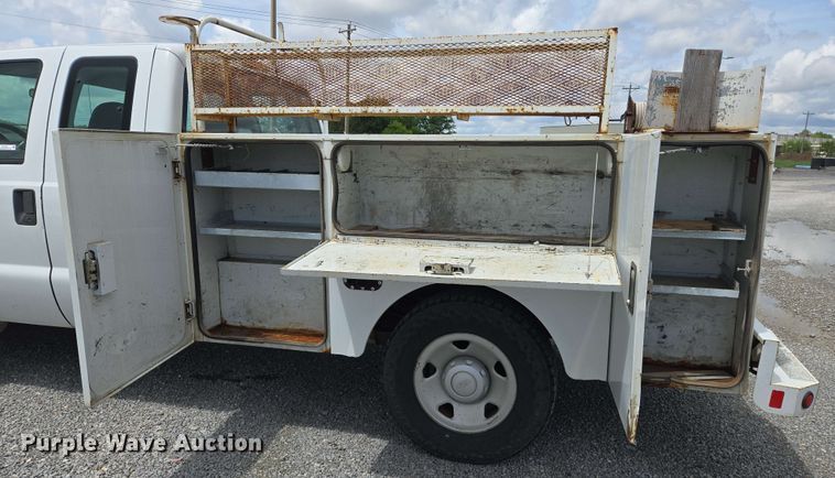 image for item EJ7555 2008 Ford F350 Super Duty XL SuperCab utility bed pickup truck