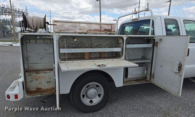 image for item EJ7555 2008 Ford F350 Super Duty XL SuperCab utility bed pickup truck