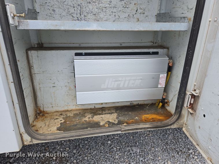 image for item EJ7555 2008 Ford F350 Super Duty XL SuperCab utility bed pickup truck