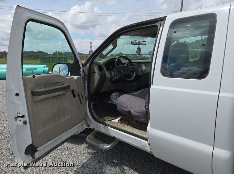 image for item EJ7555 2008 Ford F350 Super Duty XL SuperCab utility bed pickup truck