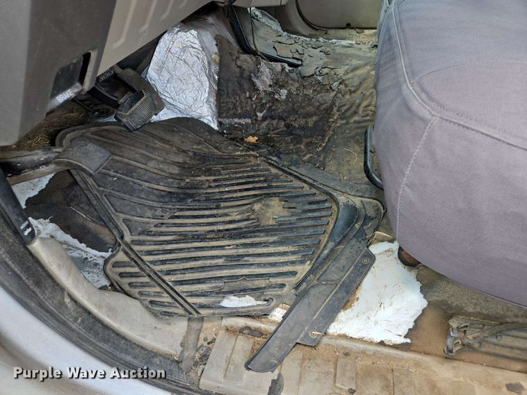 image for item EJ7555 2008 Ford F350 Super Duty XL SuperCab utility bed pickup truck