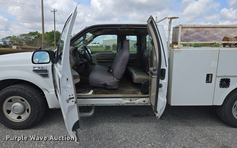 image for item EJ7555 2008 Ford F350 Super Duty XL SuperCab utility bed pickup truck