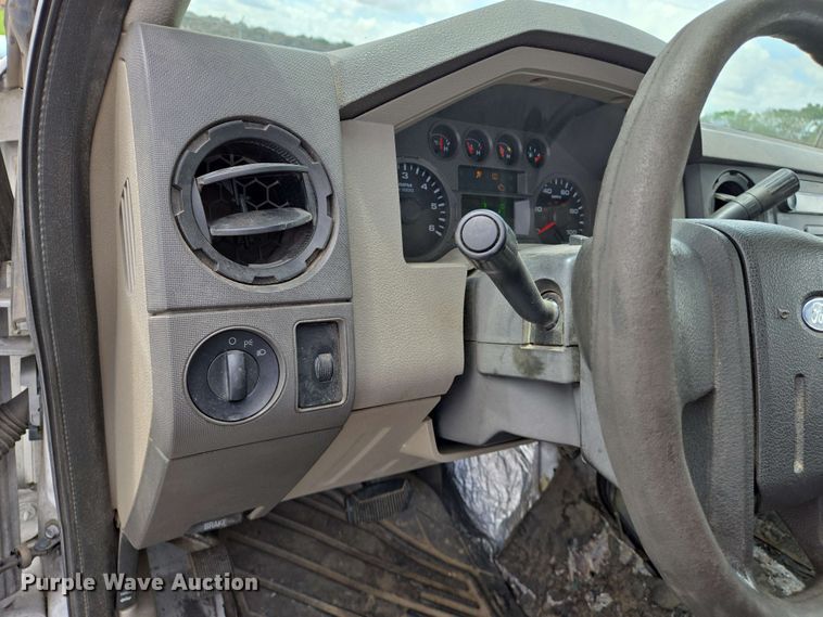 image for item EJ7555 2008 Ford F350 Super Duty XL SuperCab utility bed pickup truck