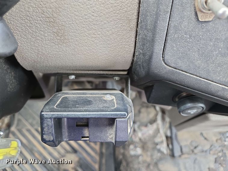 image for item EJ7555 2008 Ford F350 Super Duty XL SuperCab utility bed pickup truck