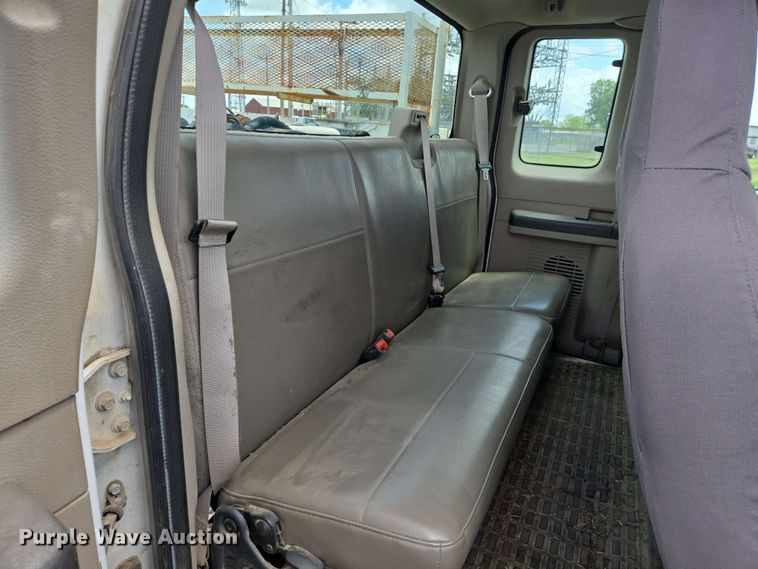 image for item EJ7555 2008 Ford F350 Super Duty XL SuperCab utility bed pickup truck