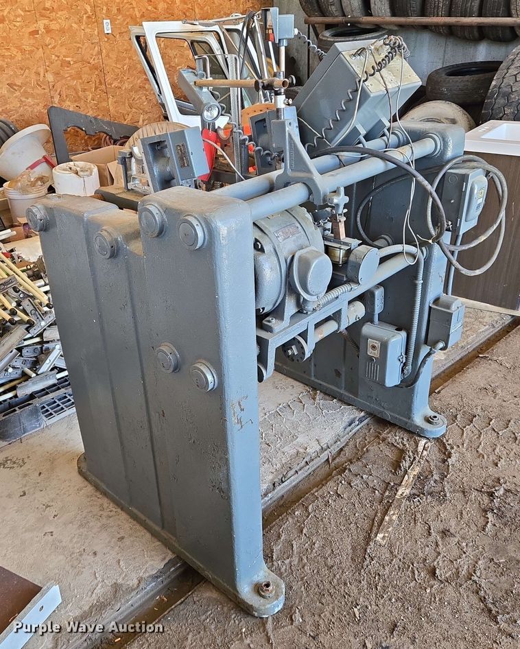 image for item EJ7563 Gisholt Dynetric balancing machine