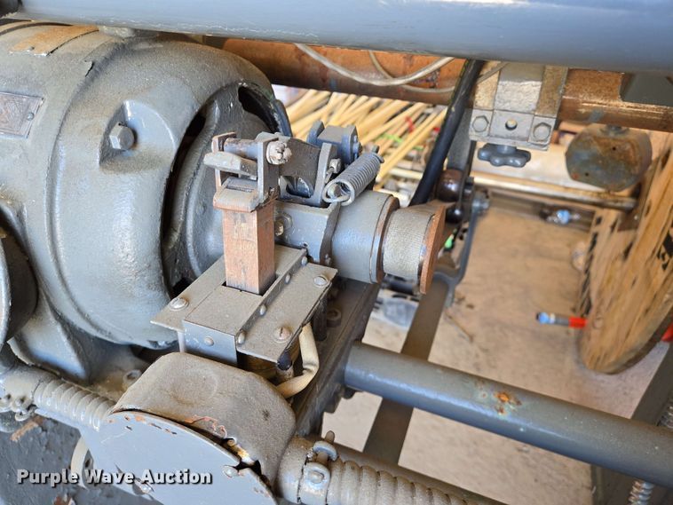 image for item EJ7563 Gisholt Dynetric balancing machine