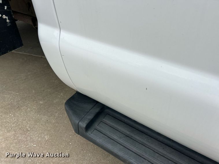 image for item EK3004 2014 Ford F550 Super Duty XL flatbed truck