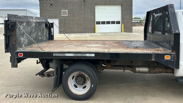 image for item EK3004 2014 Ford F550 Super Duty XL flatbed truck