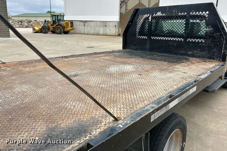 image for item EK3004 2014 Ford F550 Super Duty XL flatbed truck