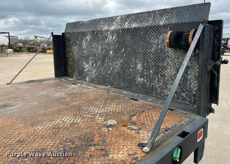 image for item EK3004 2014 Ford F550 Super Duty XL flatbed truck