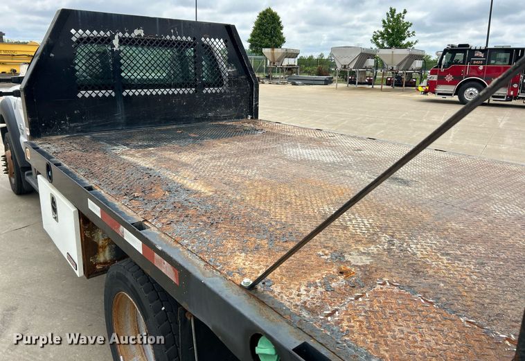 image for item EK3004 2014 Ford F550 Super Duty XL flatbed truck