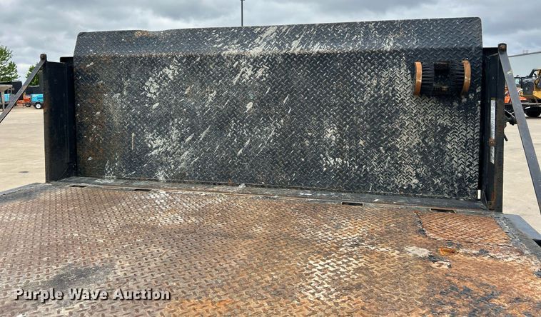 image for item EK3004 2014 Ford F550 Super Duty XL flatbed truck