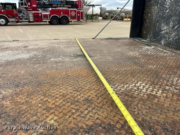 image for item EK3004 2014 Ford F550 Super Duty XL flatbed truck