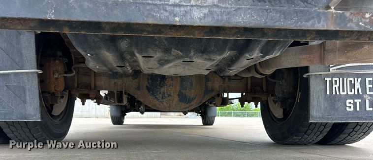 image for item EK3004 2014 Ford F550 Super Duty XL flatbed truck