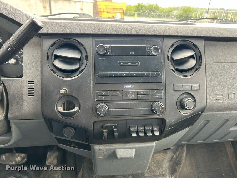 image for item EK3004 2014 Ford F550 Super Duty XL flatbed truck