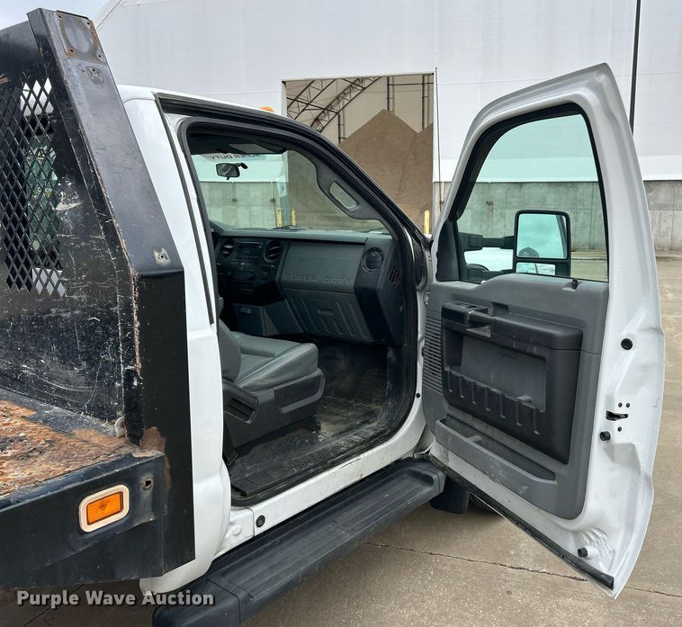 image for item EK3004 2014 Ford F550 Super Duty XL flatbed truck