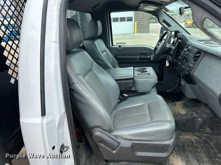 image for item EK3004 2014 Ford F550 Super Duty XL flatbed truck