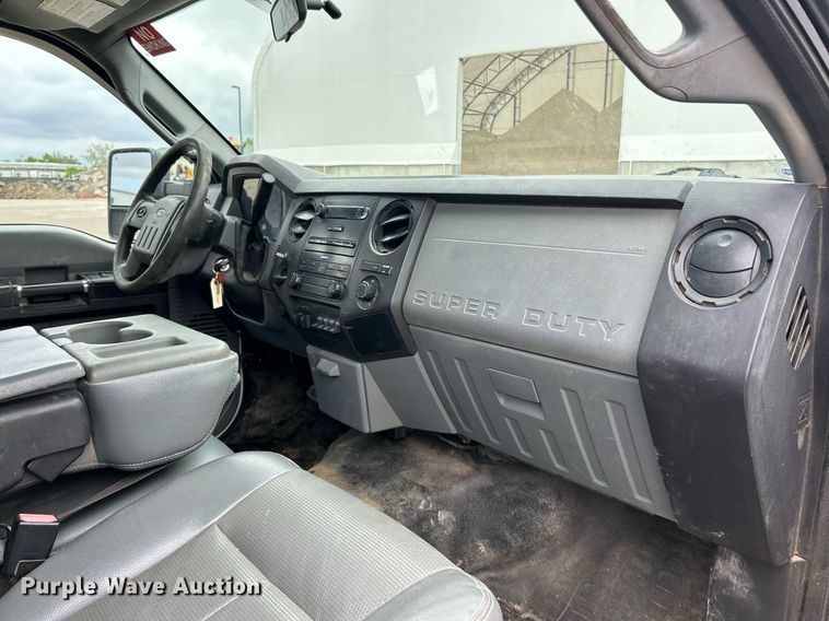 image for item EK3004 2014 Ford F550 Super Duty XL flatbed truck