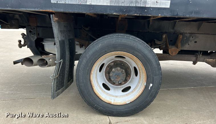 image for item EK3004 2014 Ford F550 Super Duty XL flatbed truck