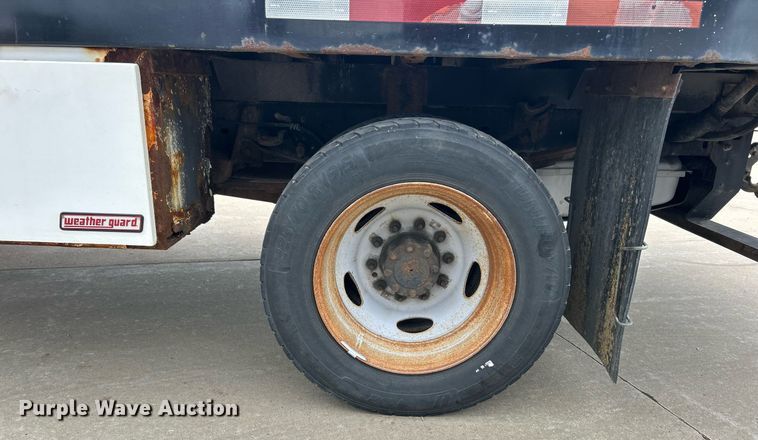 image for item EK3004 2014 Ford F550 Super Duty XL flatbed truck