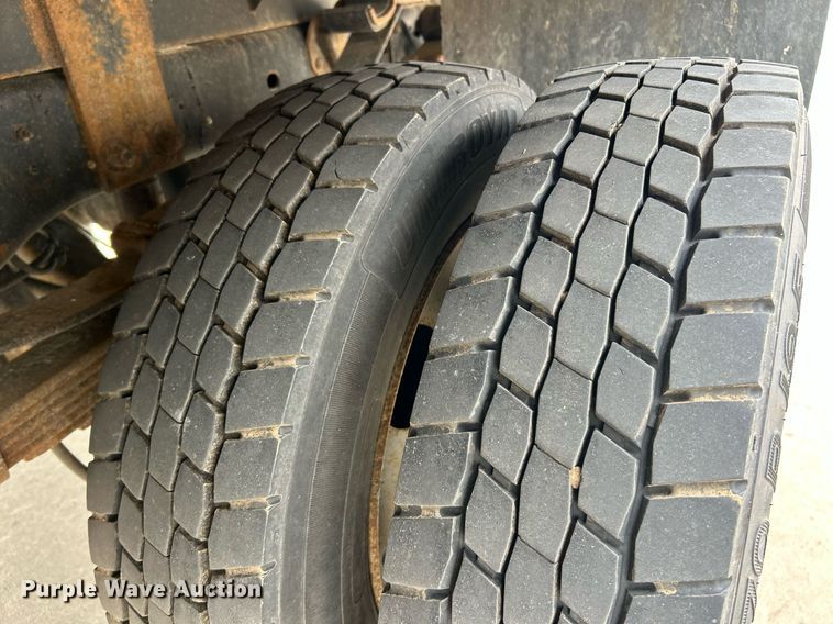 image for item EK3004 2014 Ford F550 Super Duty XL flatbed truck