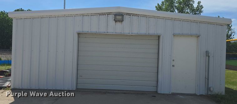 image for item EK5214 Metal building