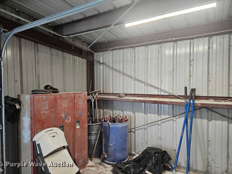 image for item EK5214 Metal building