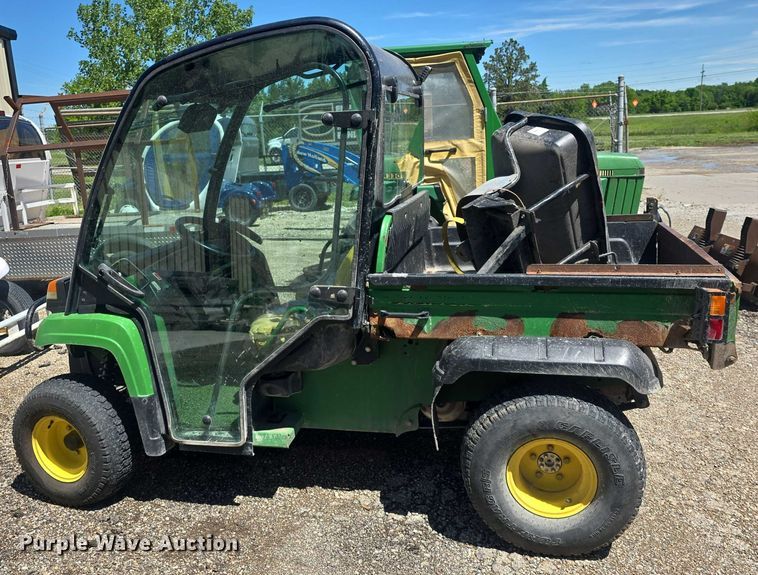 image for item EK5229 2002 John Deere utility vehicle
