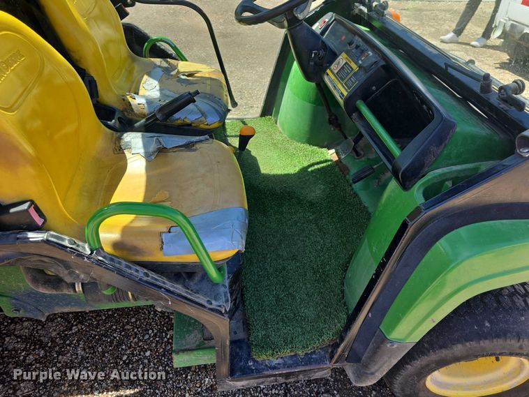 image for item EK5229 2002 John Deere utility vehicle