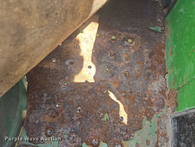 image for item EK5229 2002 John Deere utility vehicle