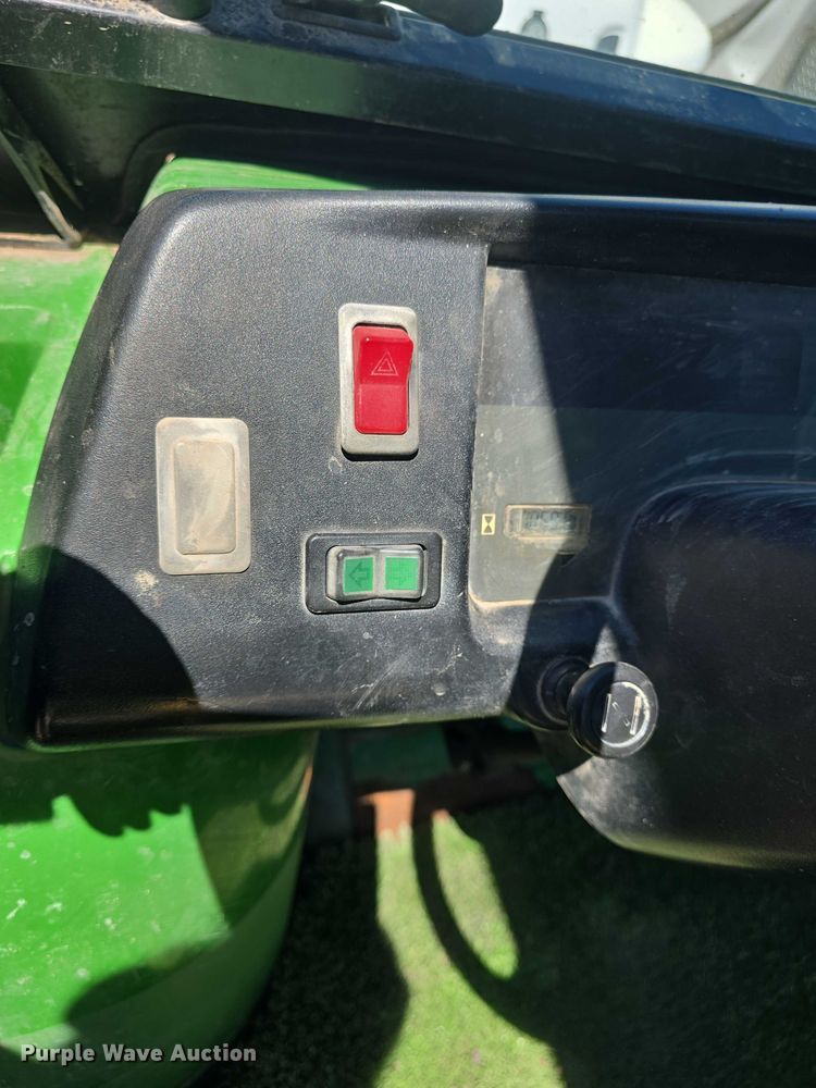 image for item EK5229 2002 John Deere utility vehicle