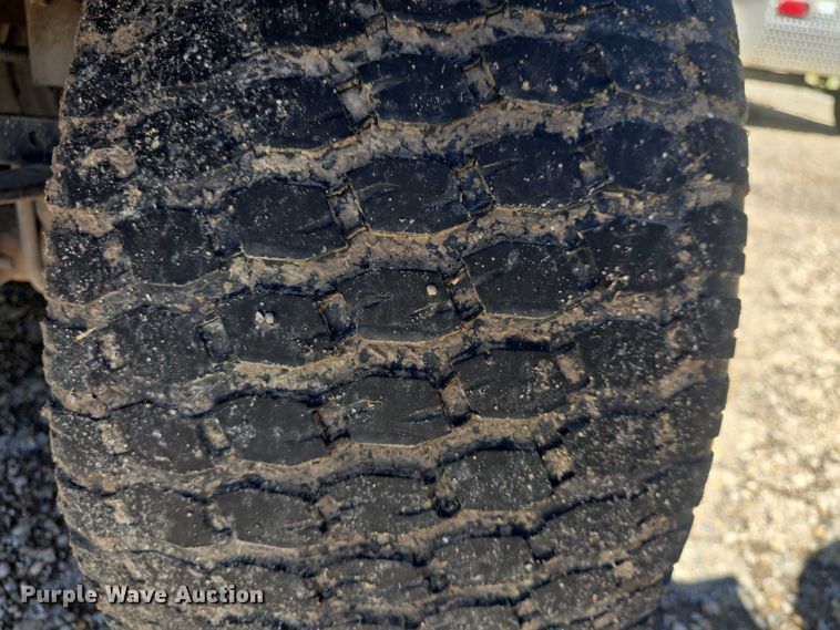 image for item EK5229 2002 John Deere utility vehicle