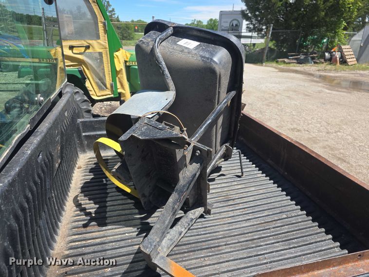 image for item EK5229 2002 John Deere utility vehicle