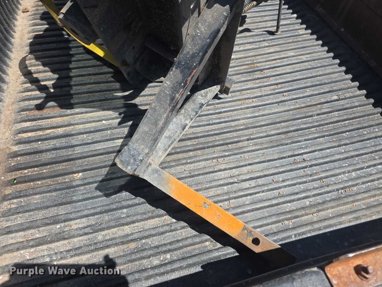 image for item EK5229 2002 John Deere utility vehicle