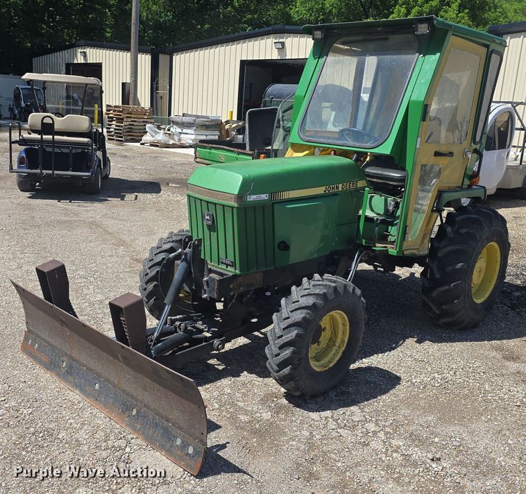 image for item EK5230 1992 John Deere 955 MFWD tractor