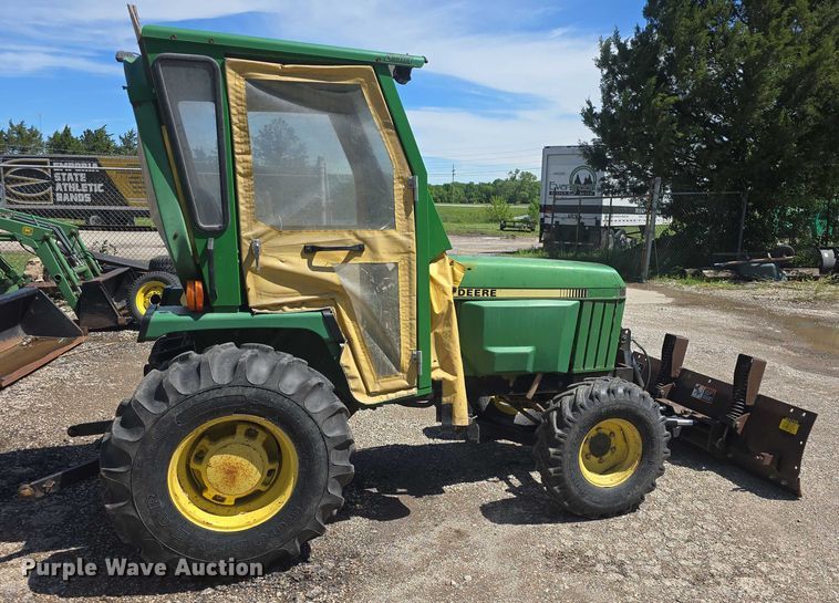 image for item EK5230 1992 John Deere 955 MFWD tractor