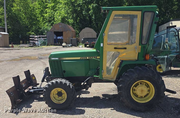 image for item EK5230 1992 John Deere 955 MFWD tractor