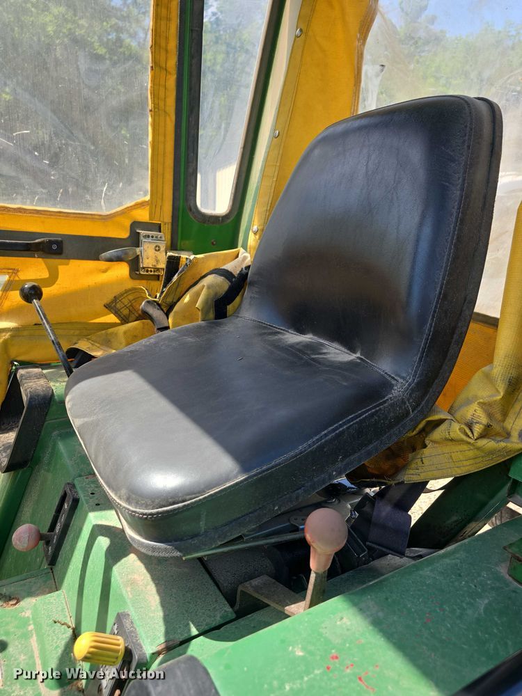 image for item EK5230 1992 John Deere 955 MFWD tractor