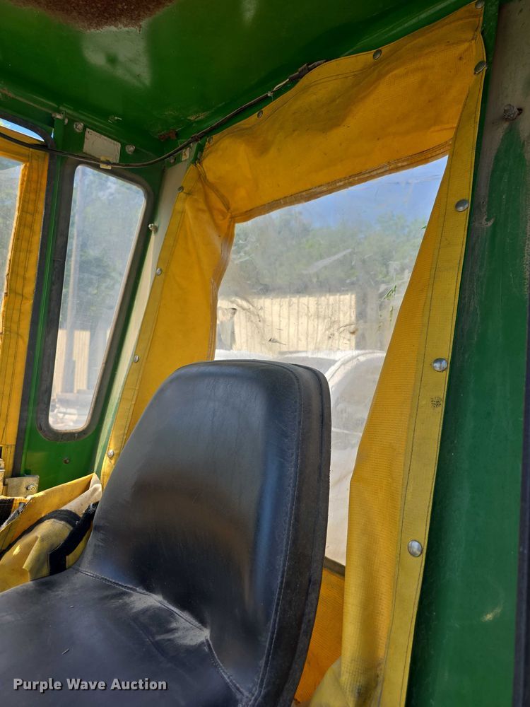 image for item EK5230 1992 John Deere 955 MFWD tractor