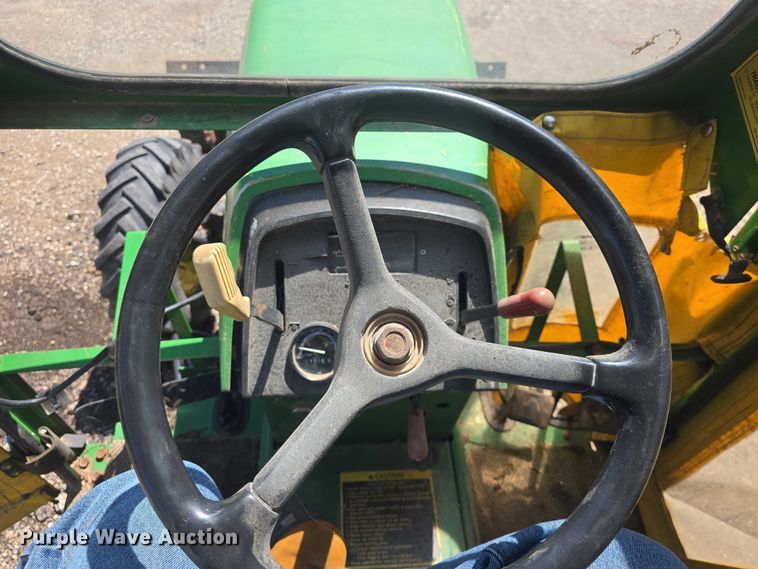 image for item EK5230 1992 John Deere 955 MFWD tractor