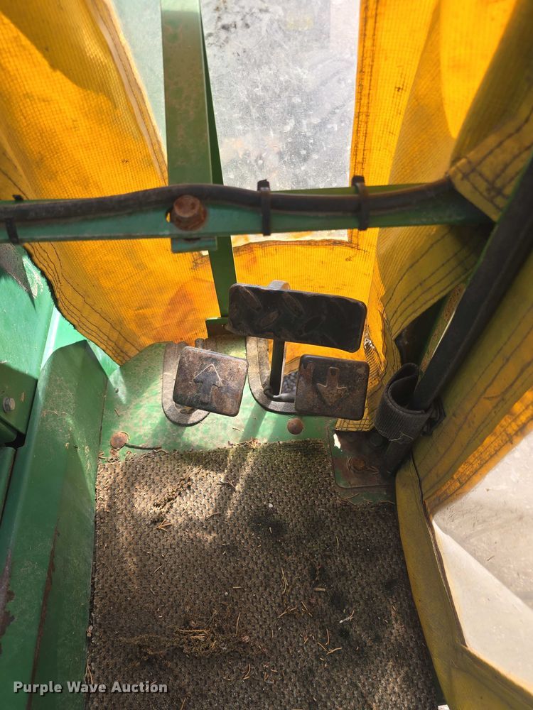 image for item EK5230 1992 John Deere 955 MFWD tractor