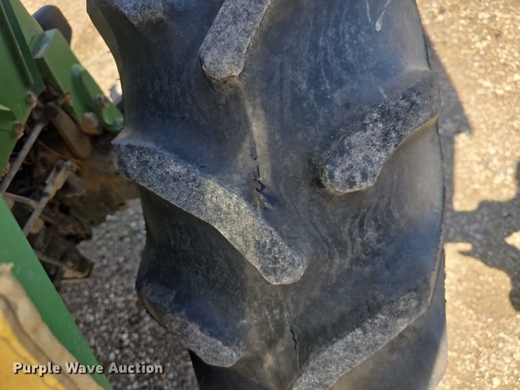 image for item EK5230 1992 John Deere 955 MFWD tractor