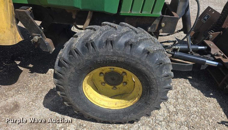 image for item EK5230 1992 John Deere 955 MFWD tractor