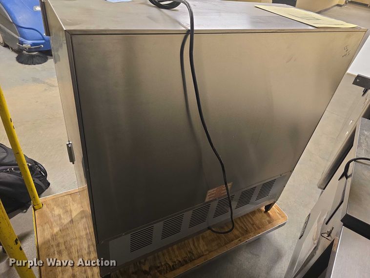 image for item EK5252 (2) Silver King milk dispensers